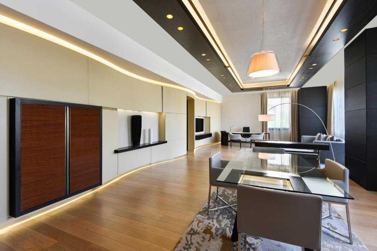 The Westin Doha Hotel & Spa Ngoại thất bức ảnh Office interior